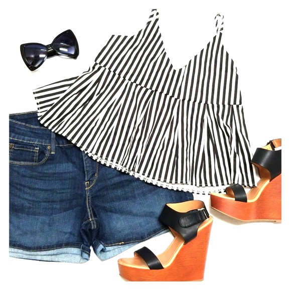 Last 1 🎉HP🎉 Striped Babydoll Tank Top - Picture 2 of 3